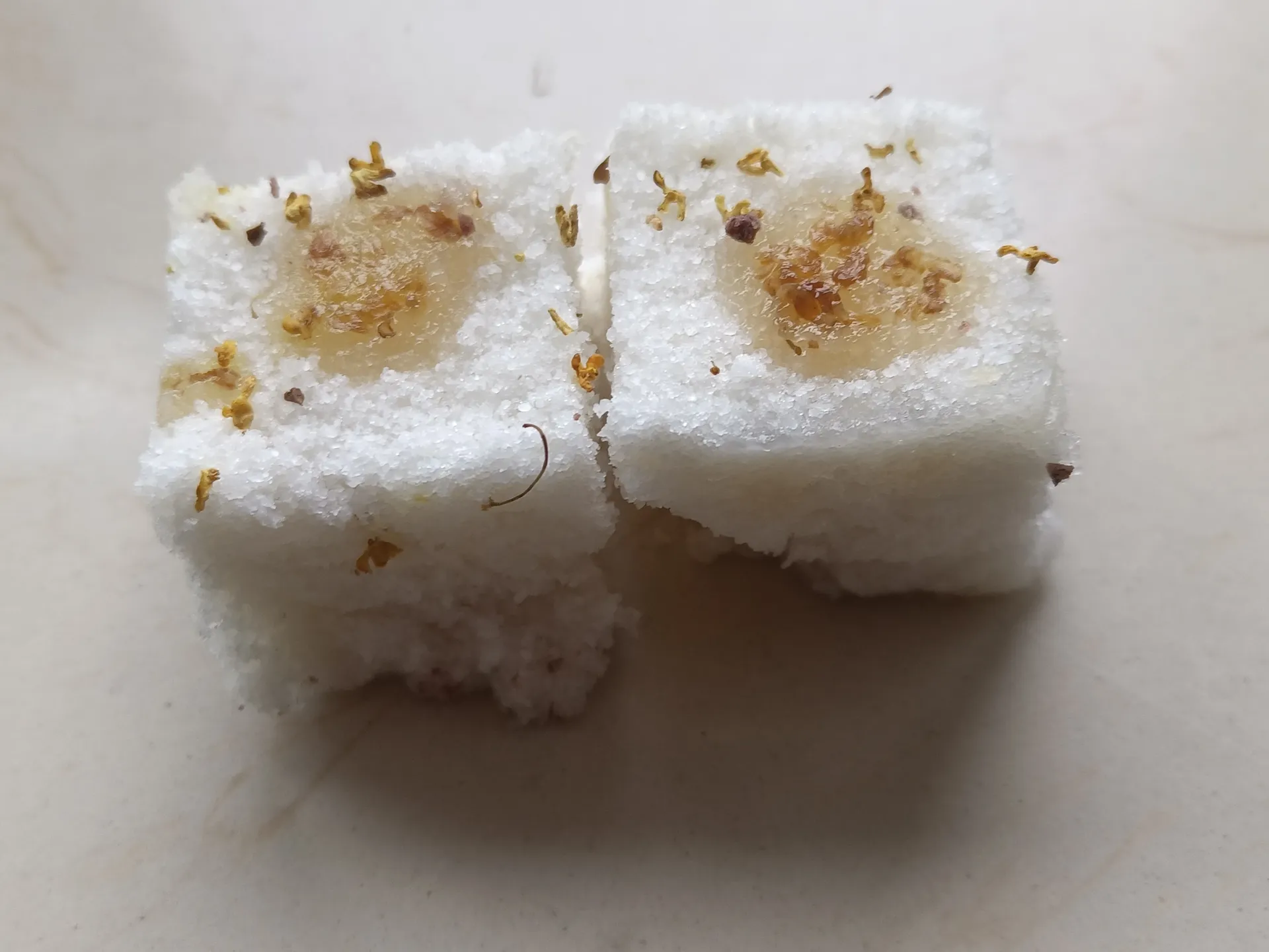 一盘桂花糕